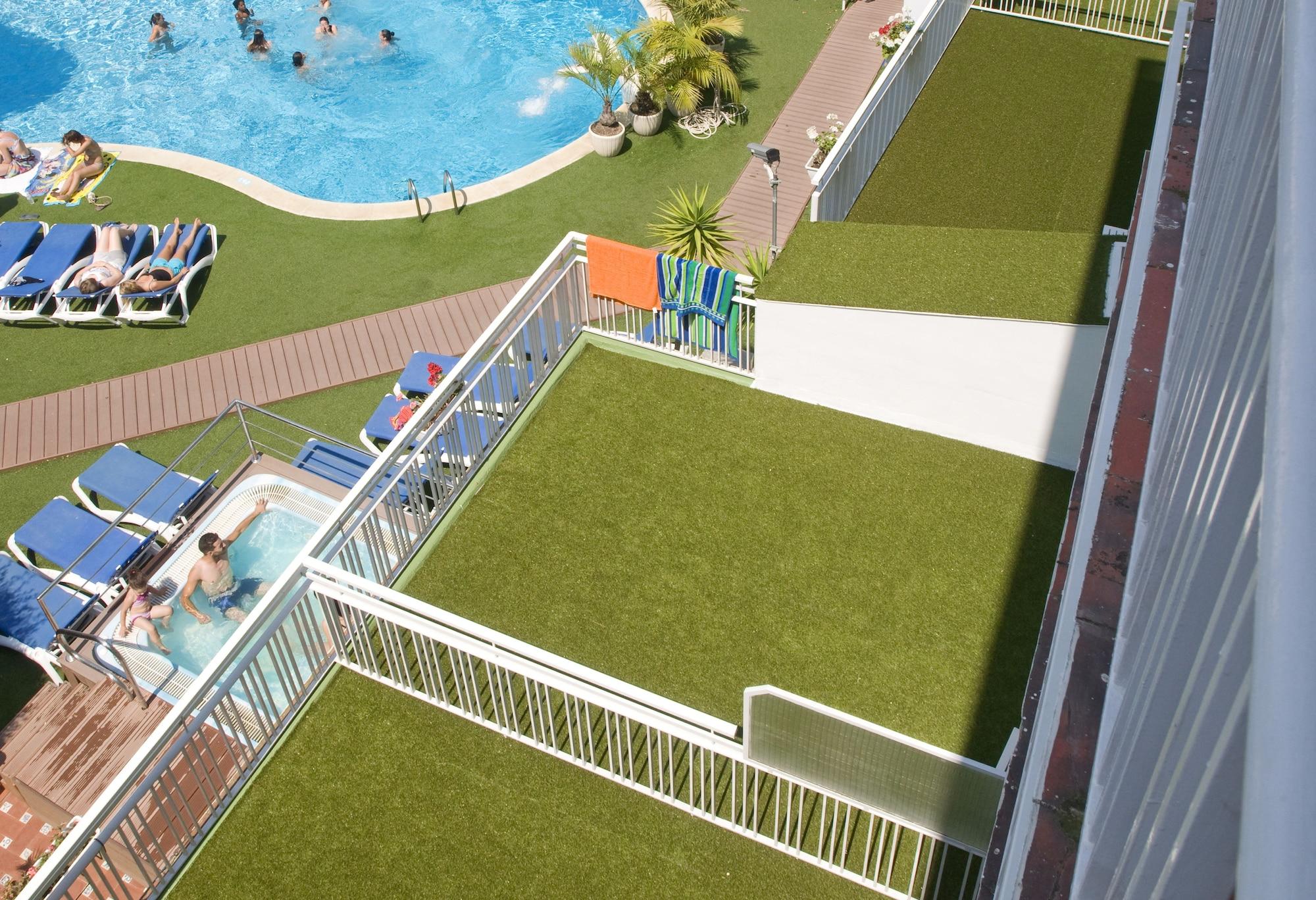 GHT Balmes, Hotel-Aparthotel&SPLASH Calella Eksteriør billede